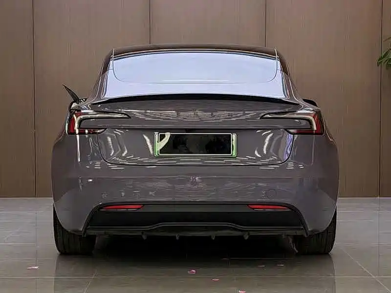 Tesla Model 3 — фото 5