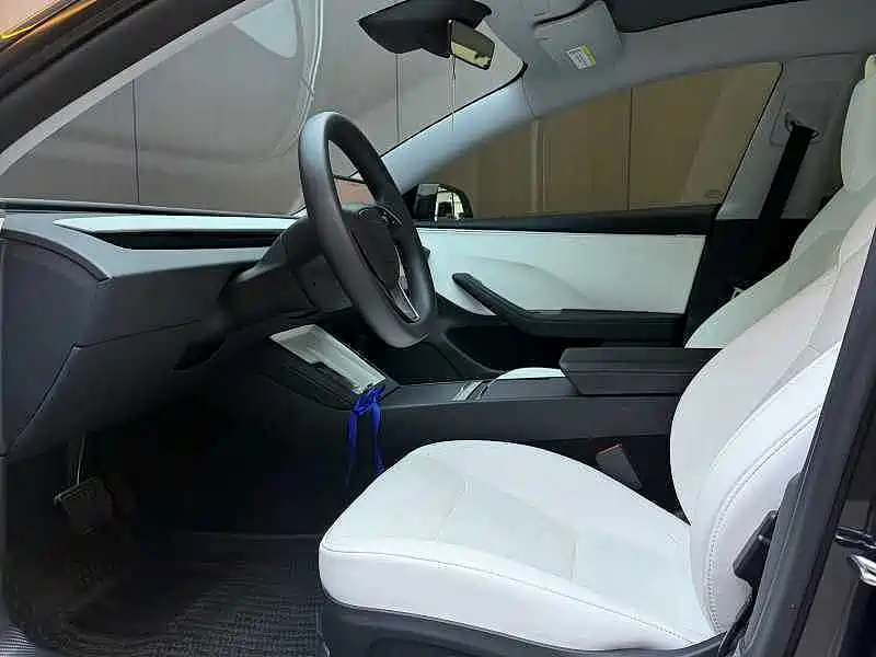 Tesla Model 3 — фото 7