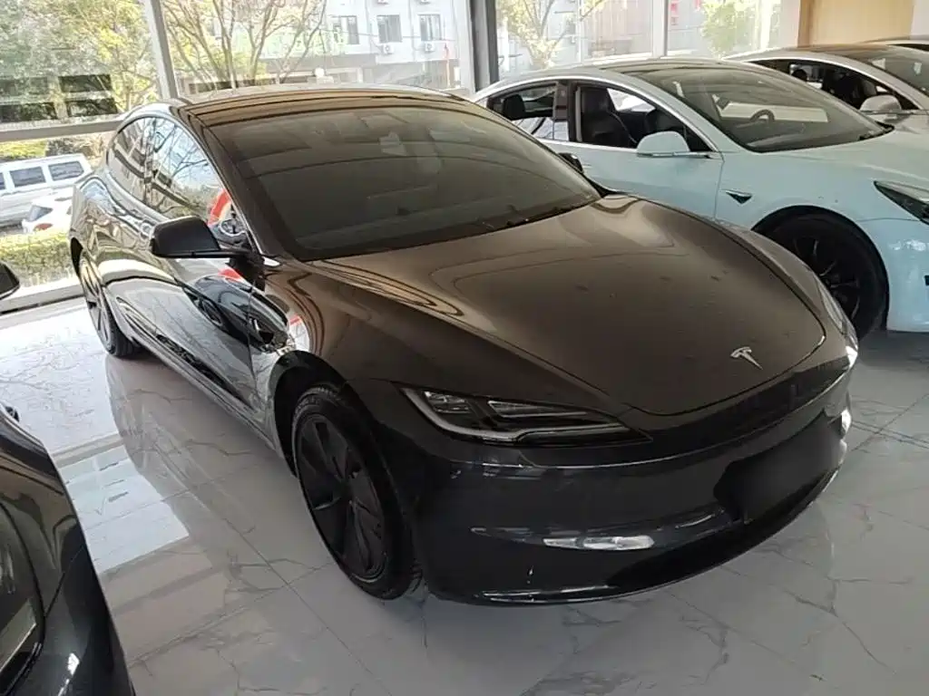 Tesla Model 3 — фото 4