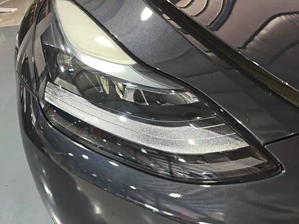 Tesla Model Y — фото 11