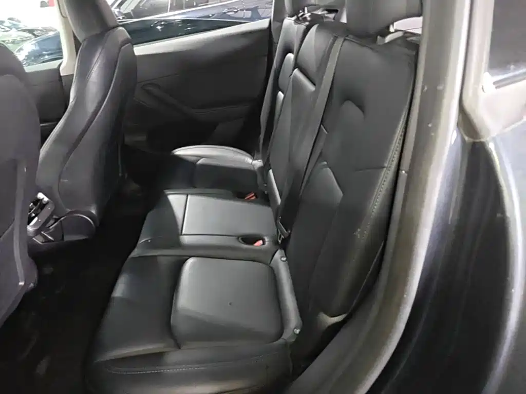 Tesla Model Y — фото 22