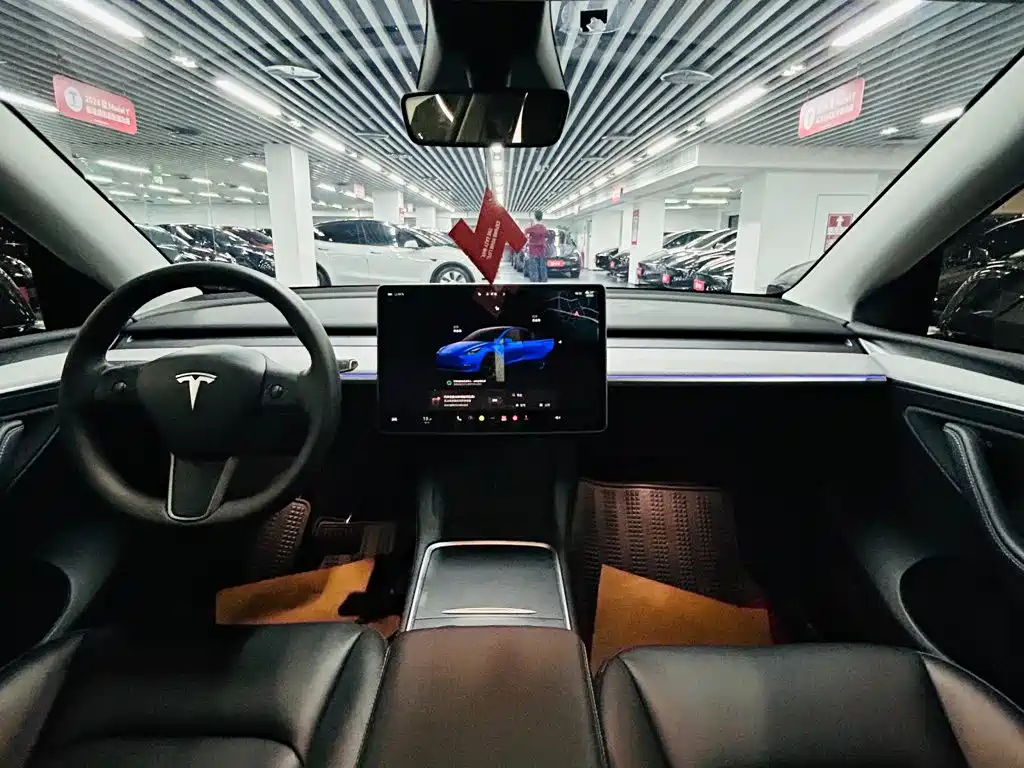 Tesla Model Y — фото 8