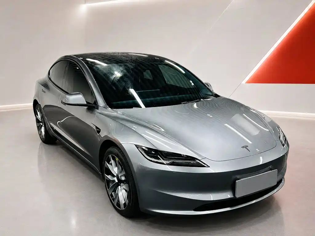 Tesla Model 3 — фото 3