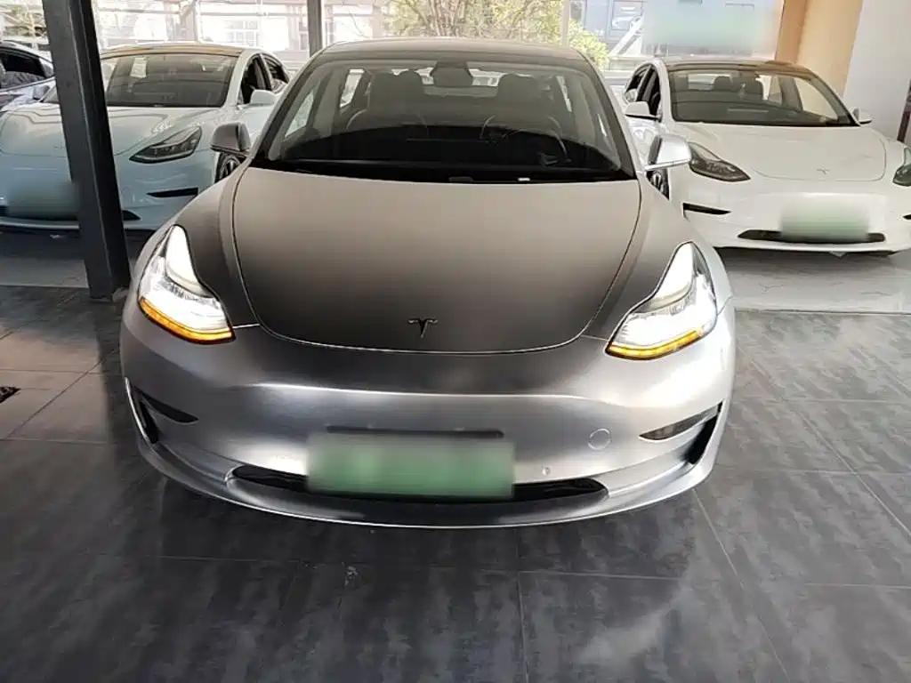 Tesla Model 3 — фото 3