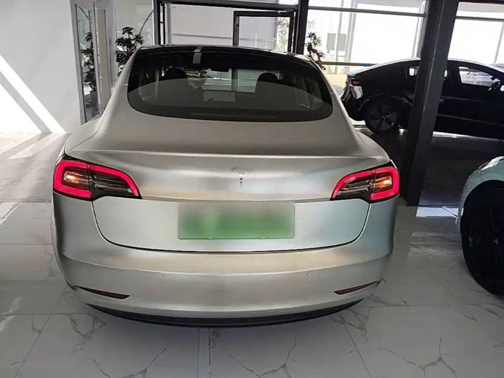 Tesla Model 3 — фото 6