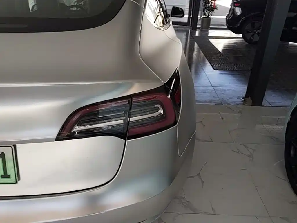 Tesla Model 3 — фото 8