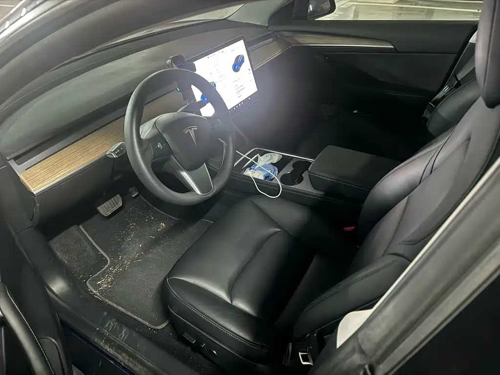 Tesla Model 3 — фото 13