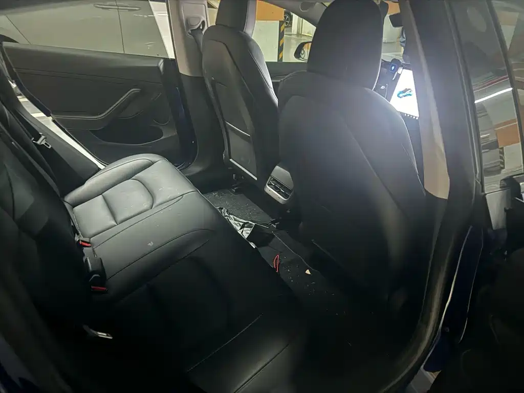 Tesla Model 3 — фото 10