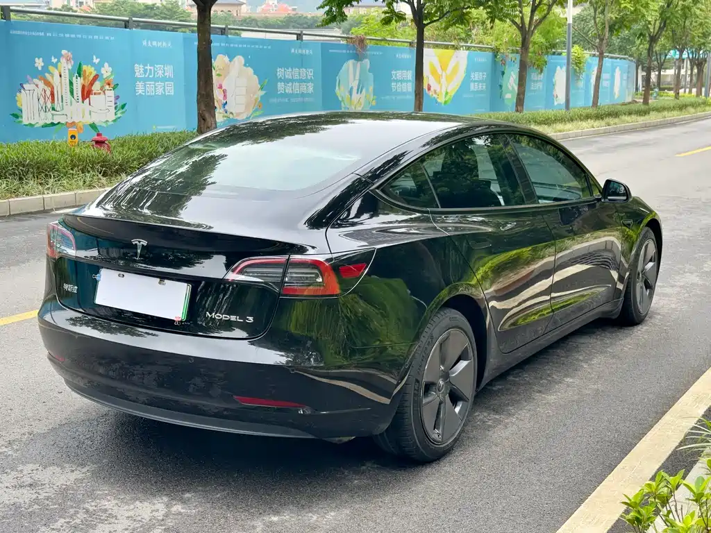 Tesla Model 3 — фото 8