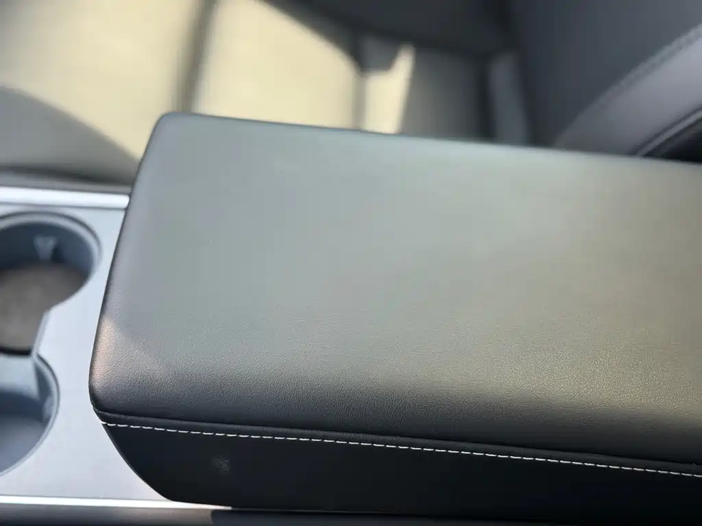 Tesla Model Y — фото 29