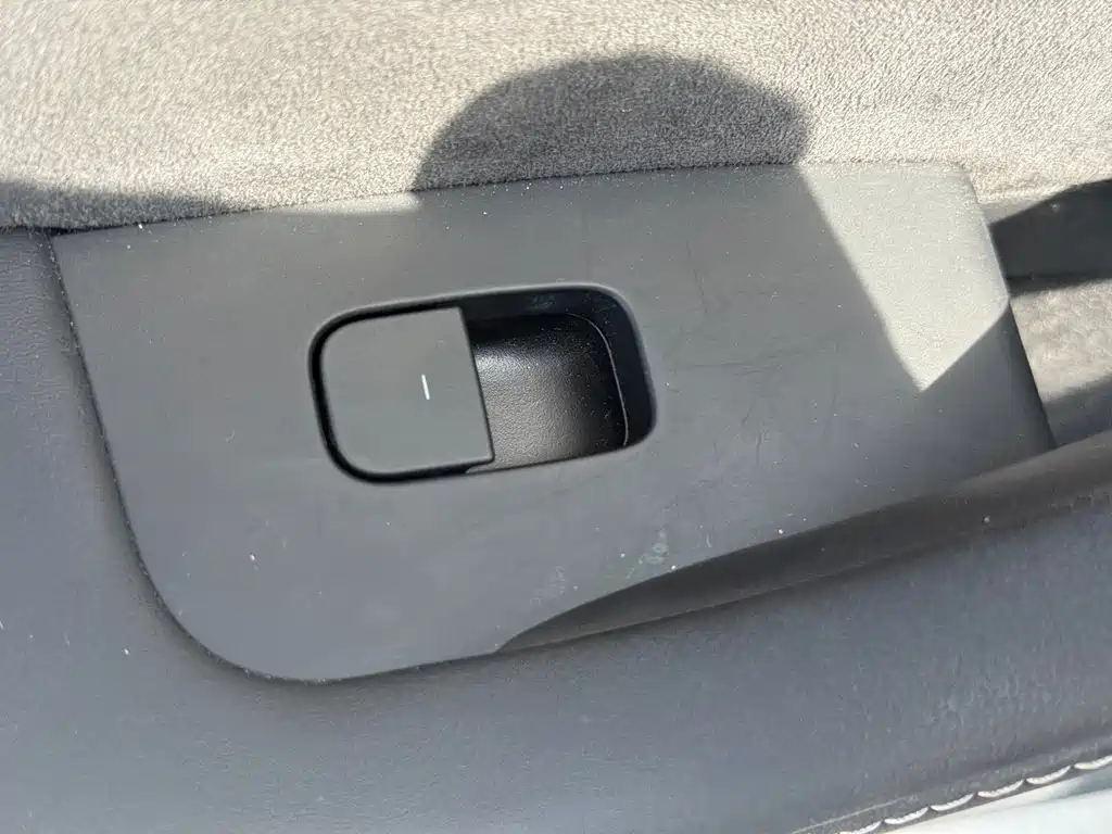 Tesla Model Y — фото 33