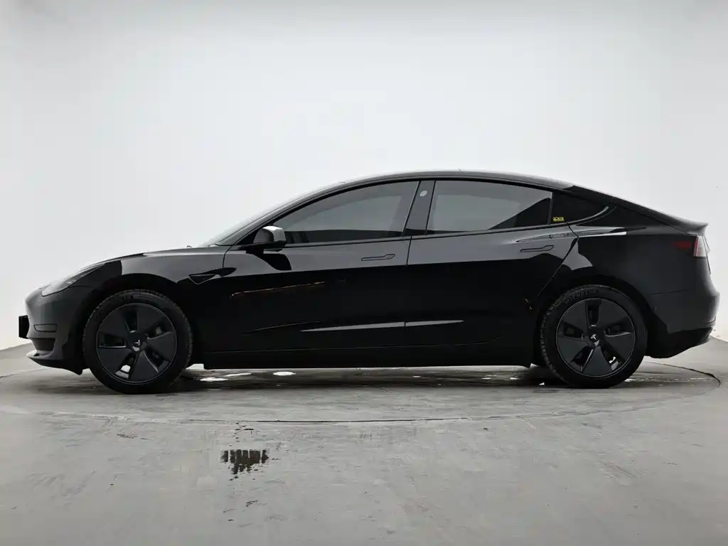 Tesla Model 3 — фото 6