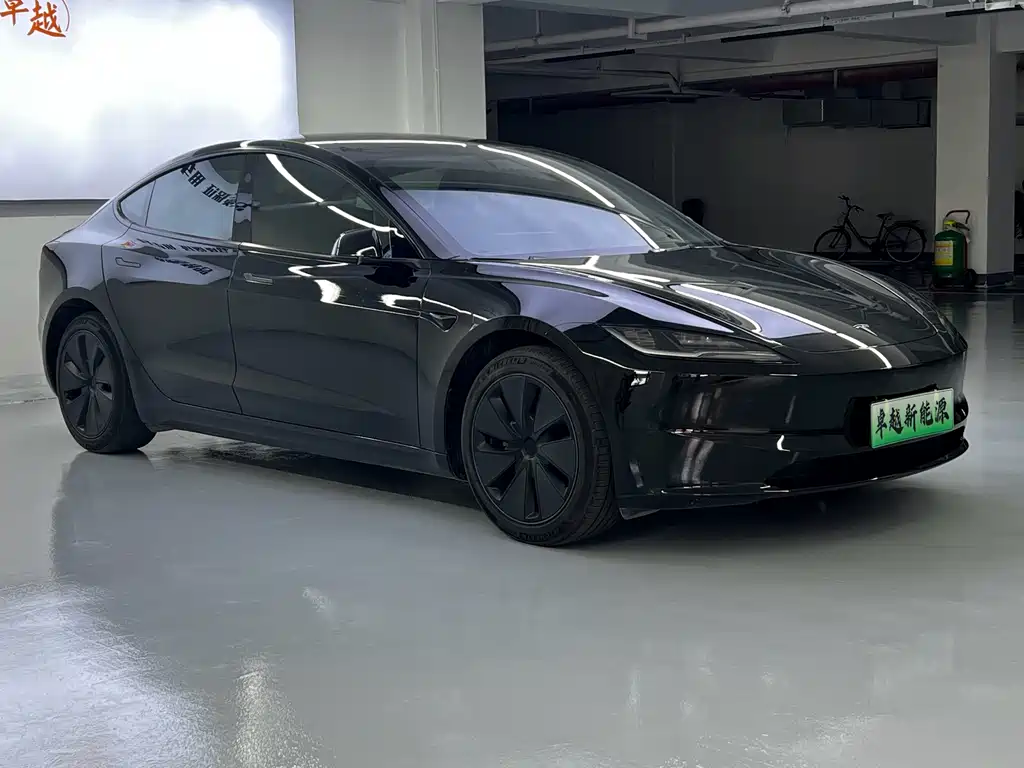 Tesla Model 3 — фото 3