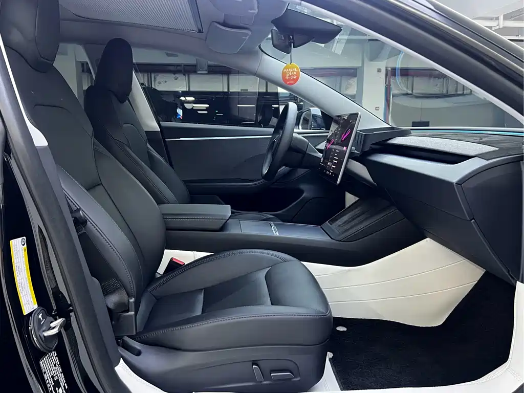 Tesla Model 3 — фото 4