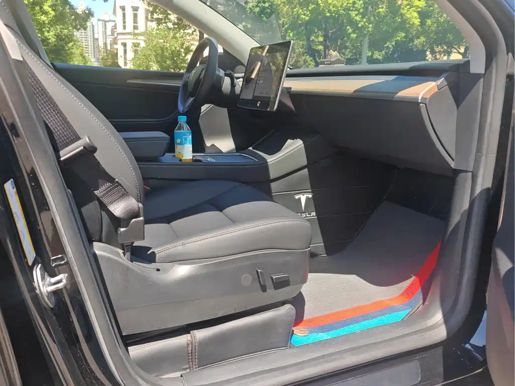 Tesla Model Y — фото 13