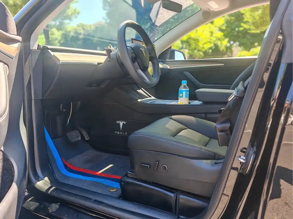 Tesla Model Y — фото 21