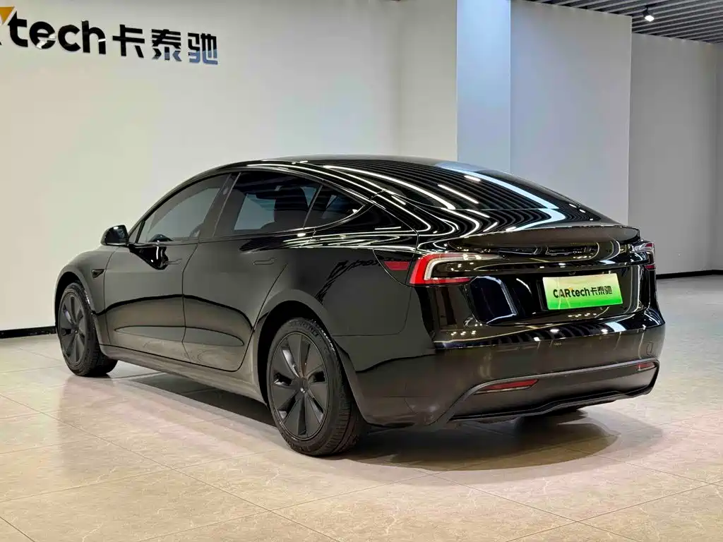 Tesla Model 3 — фото 6