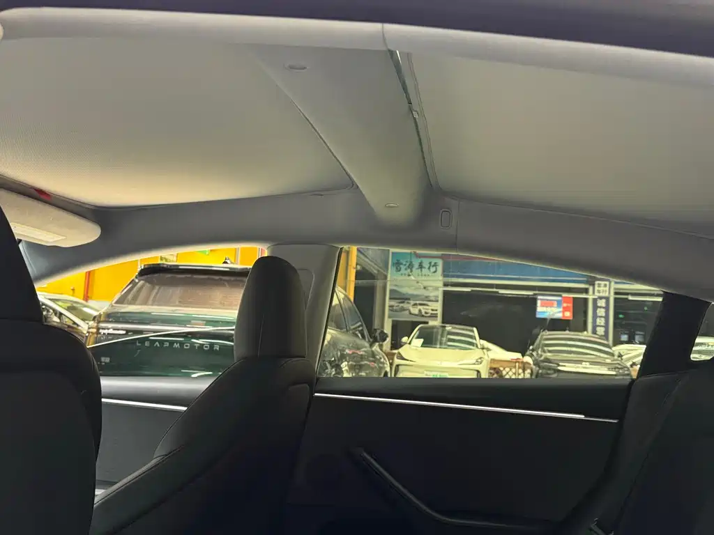 Tesla Model 3 — фото 11
