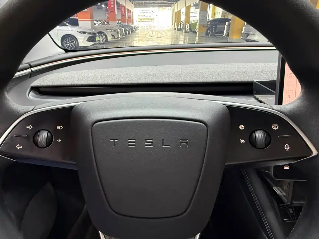 Tesla Model 3 — фото 19