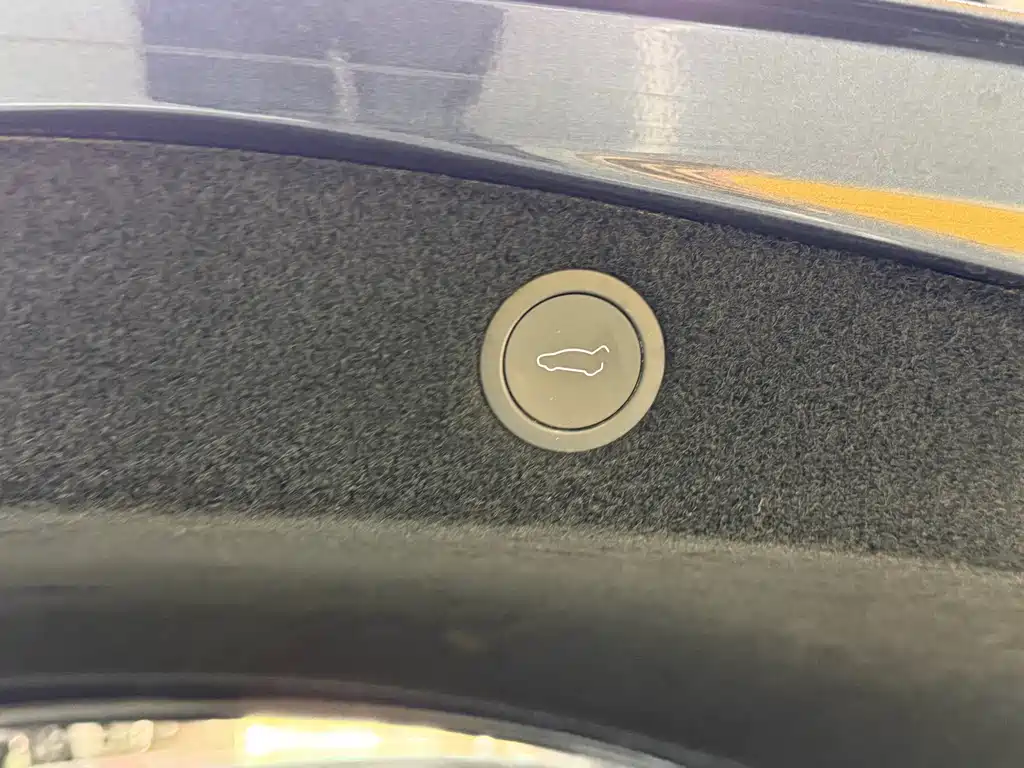 Tesla Model 3 — фото 22