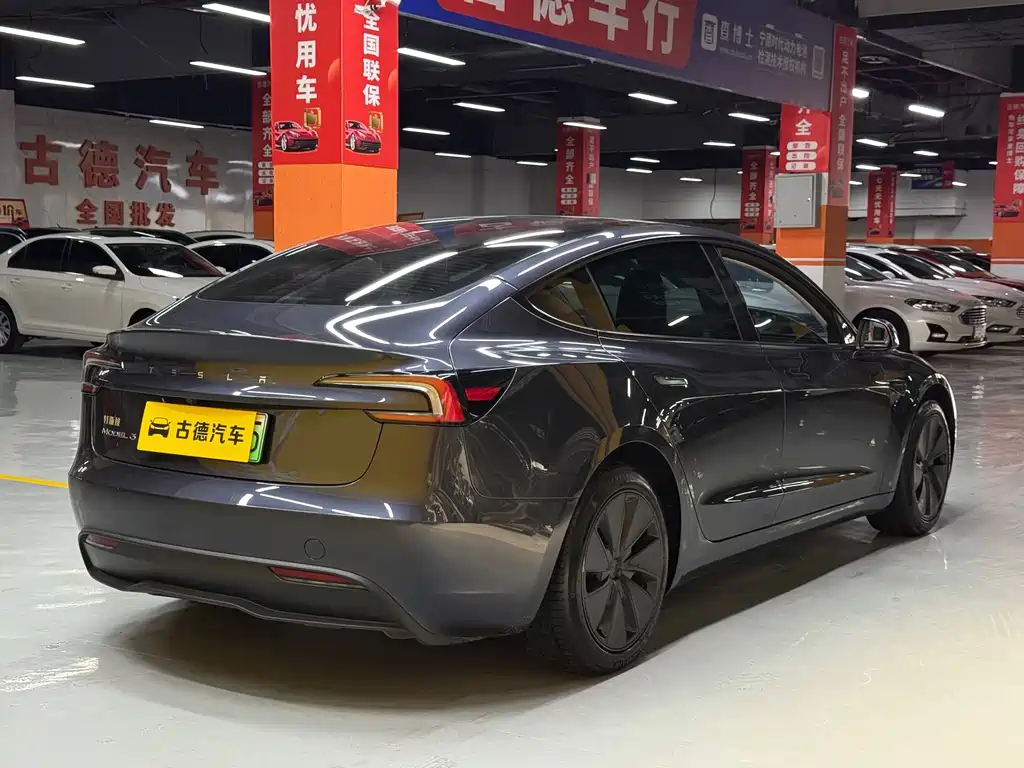 Tesla Model 3 — фото 5