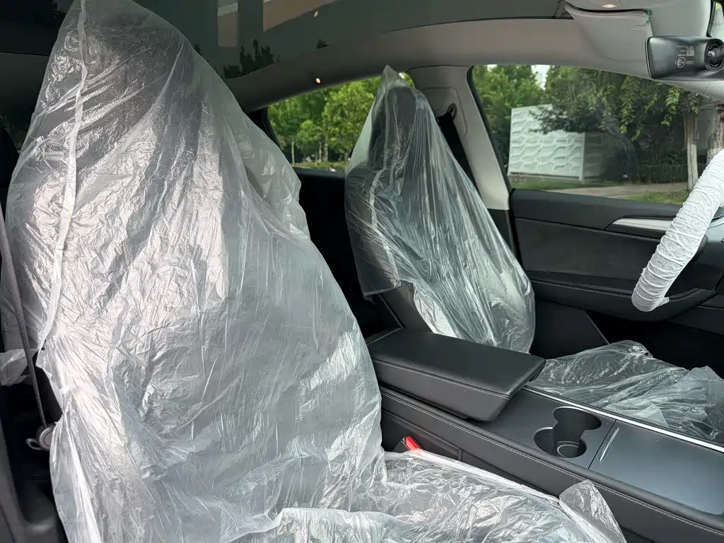Tesla Model Y — фото 22