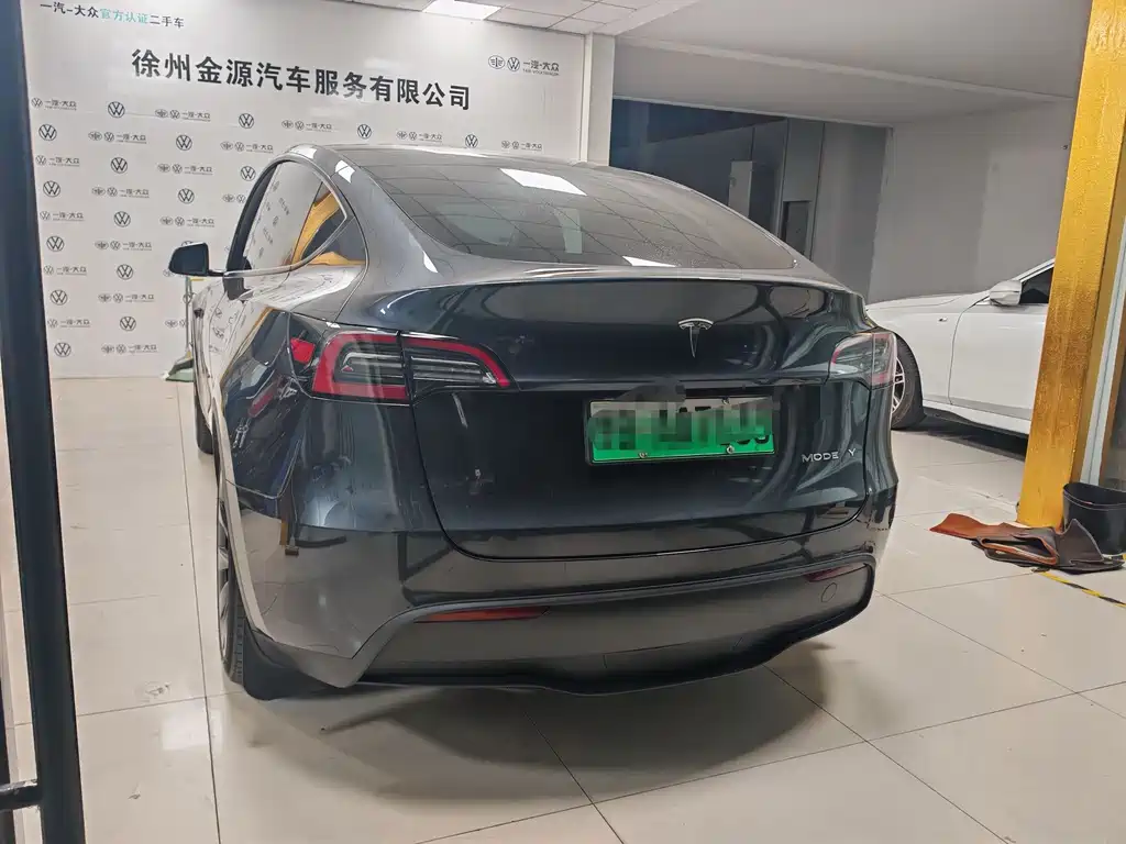 Tesla Model Y — фото 8