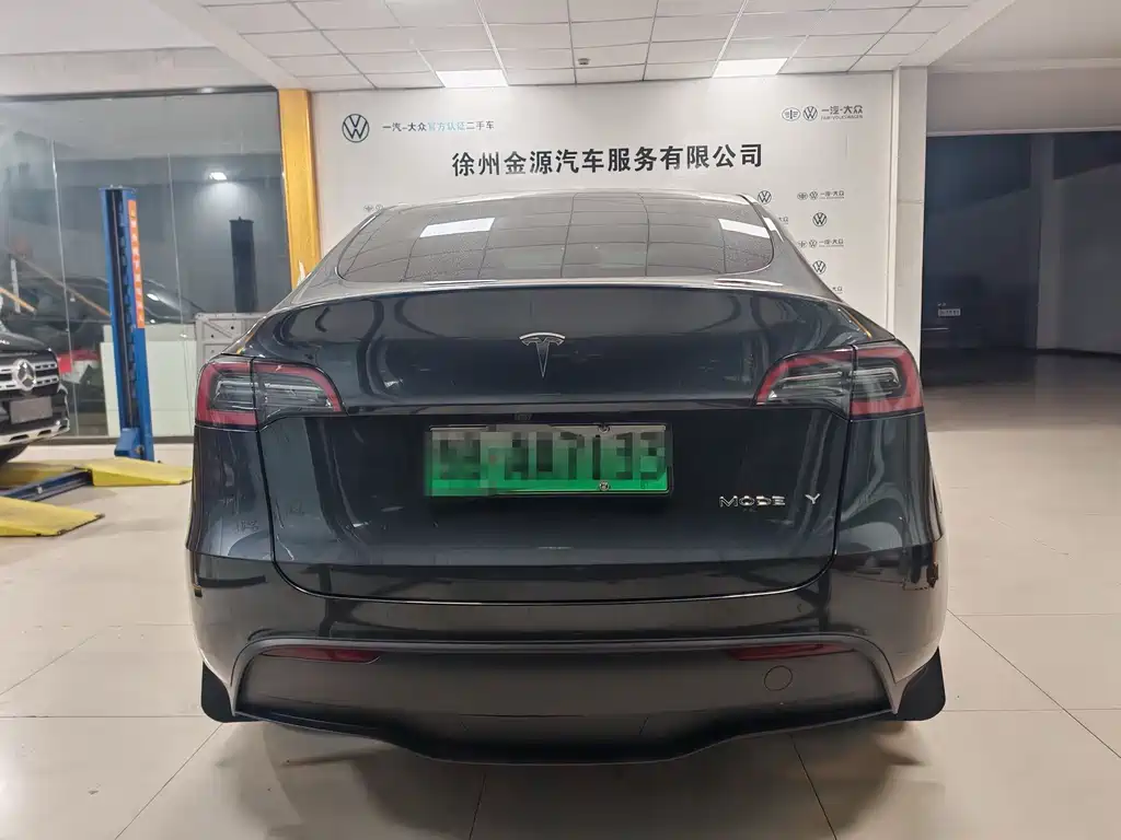 Tesla Model Y — фото 9