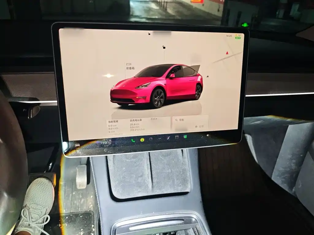 Tesla Model Y — фото 6