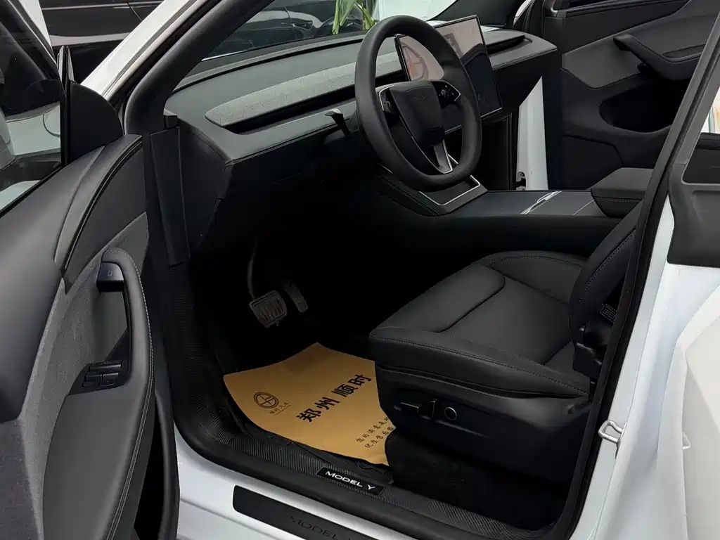 Tesla Model Y — фото 7