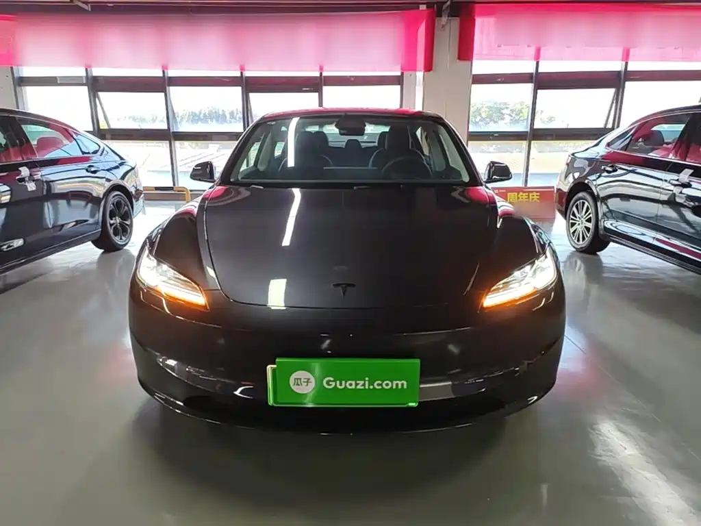Tesla Model 3 — фото 3