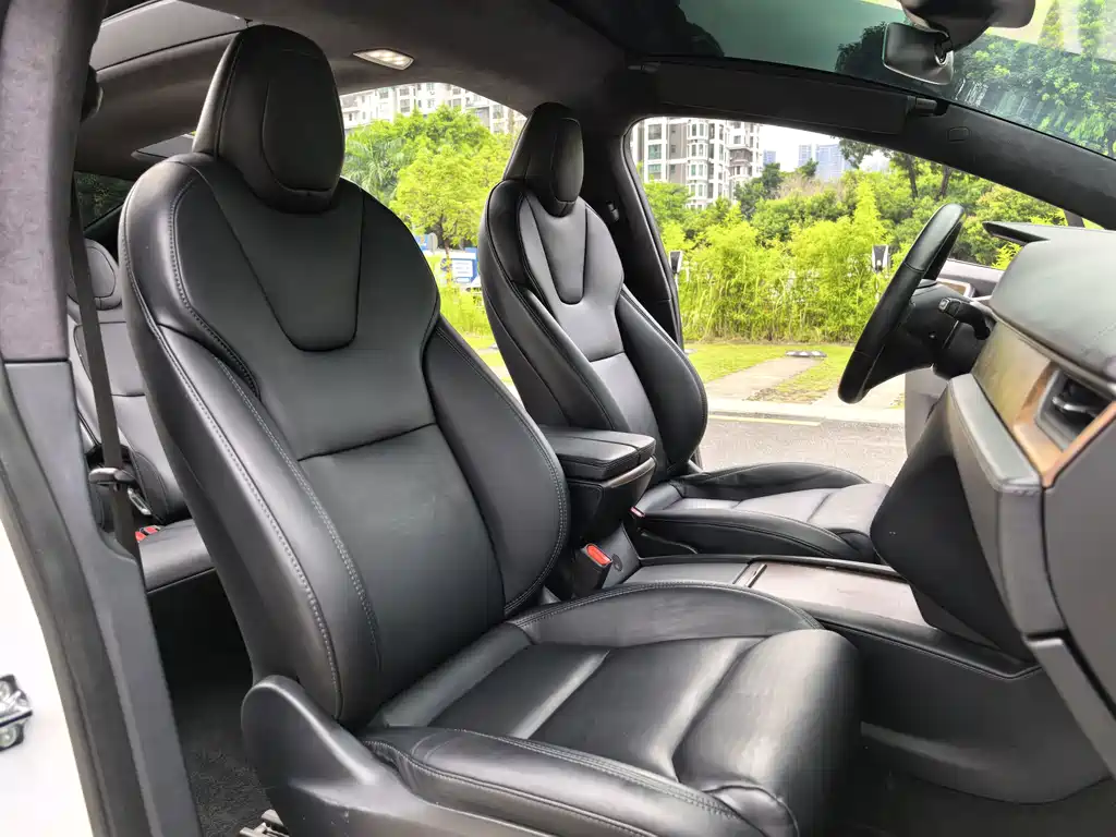 Tesla Model X — фото 7