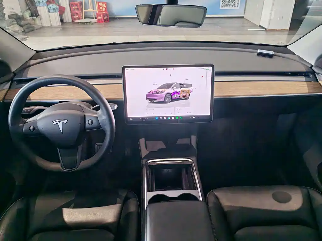 Tesla Model Y — фото 6