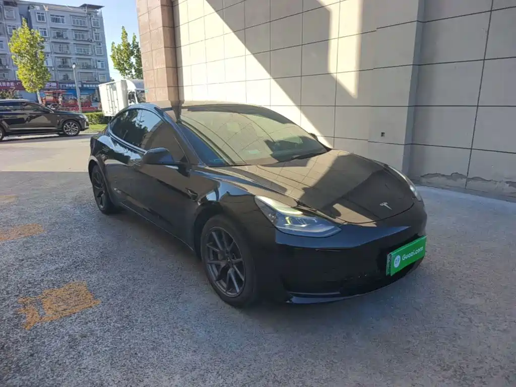 Tesla Model 3 — фото 4