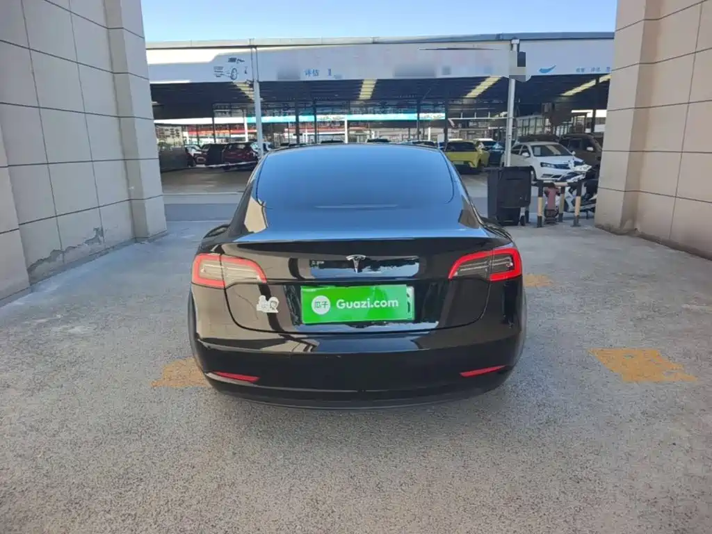 Tesla Model 3 — фото 6