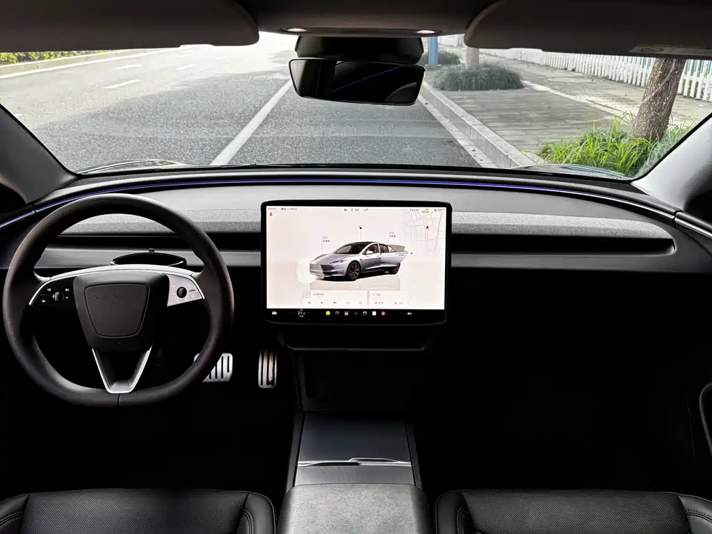 Tesla Model 3 — фото 4