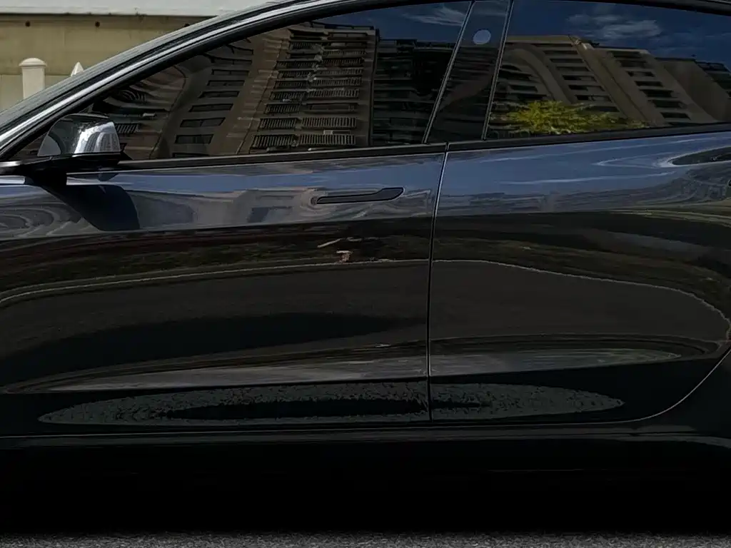 Tesla Model 3 — фото 10