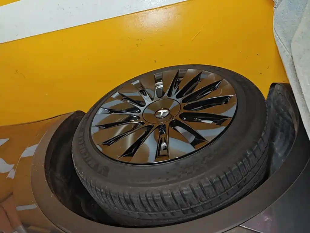 Tesla Model Y — фото 23