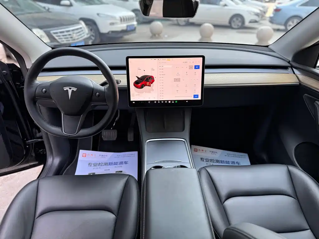 Tesla Model Y — фото 6