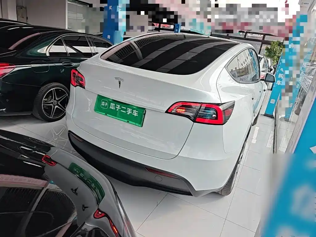 Tesla Model Y — фото 7