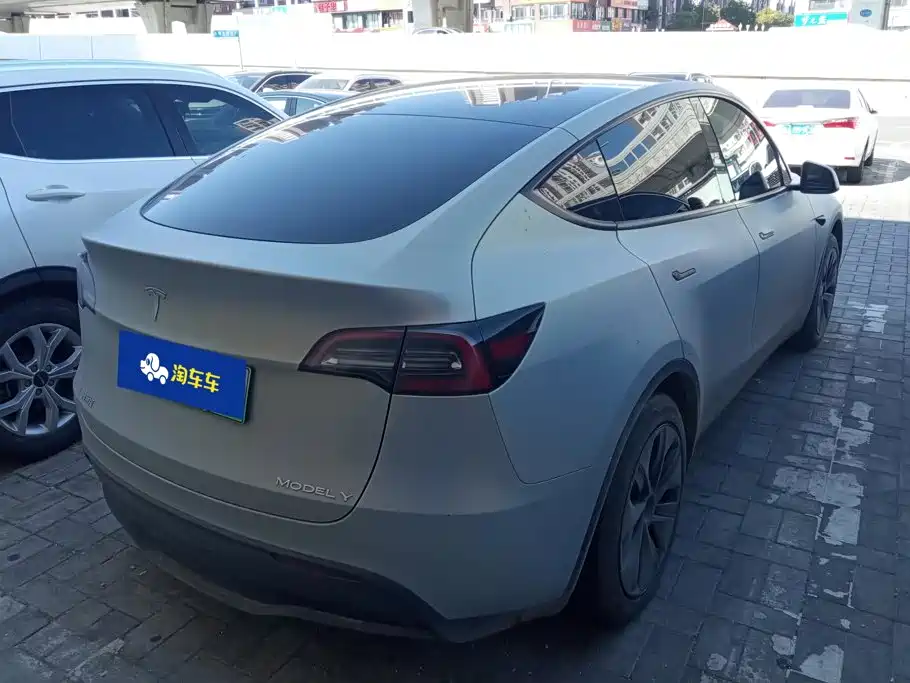 Tesla Model Y — фото 3