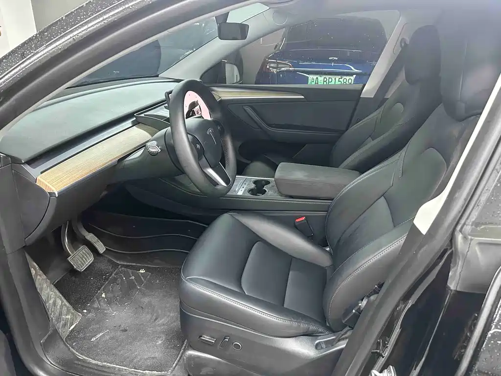 Tesla Model Y — фото 4