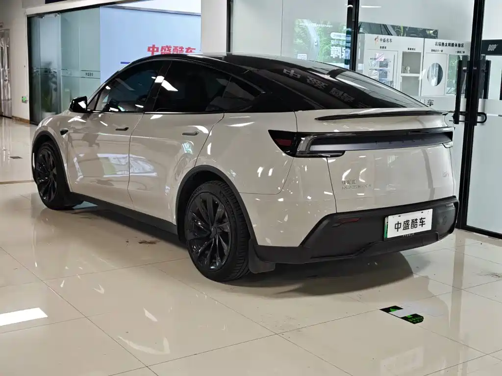 Tesla Model Y — фото 5