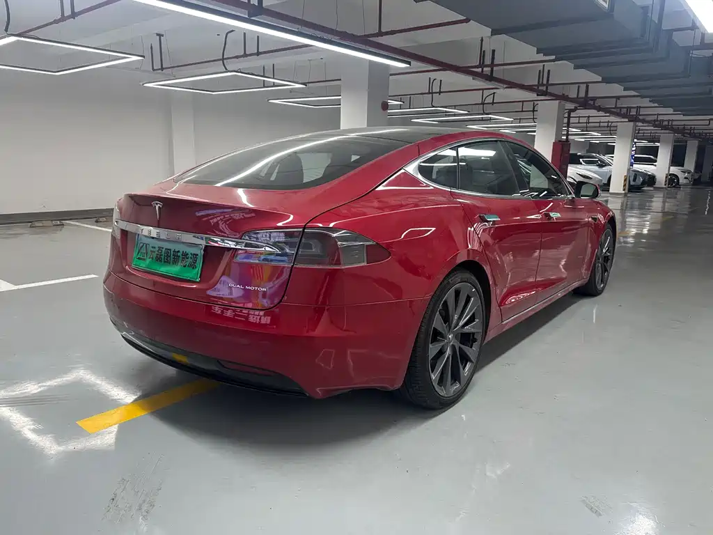 Tesla Model S — фото 5