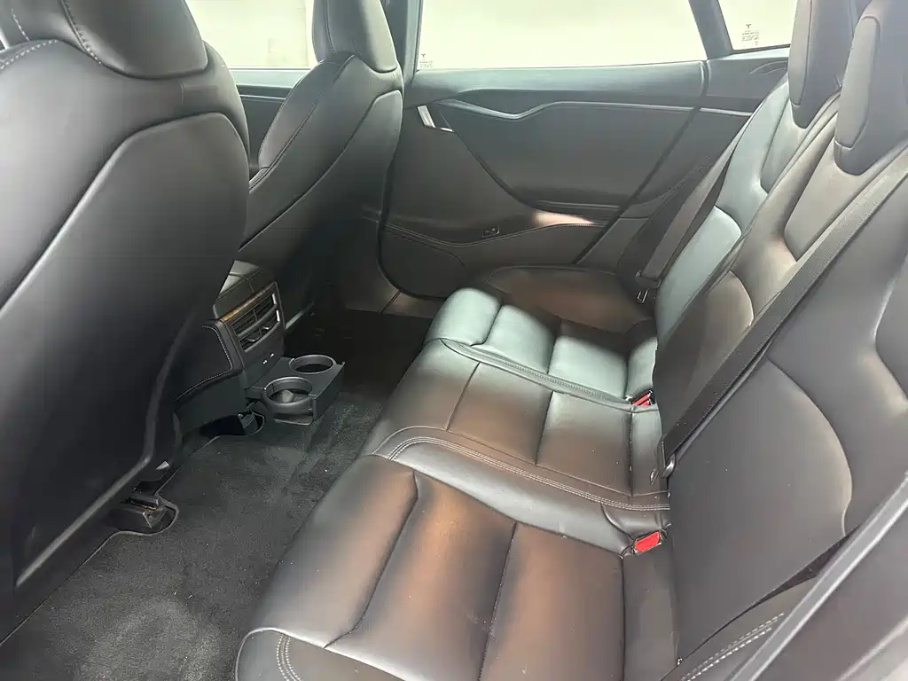 Tesla Model S — фото 9