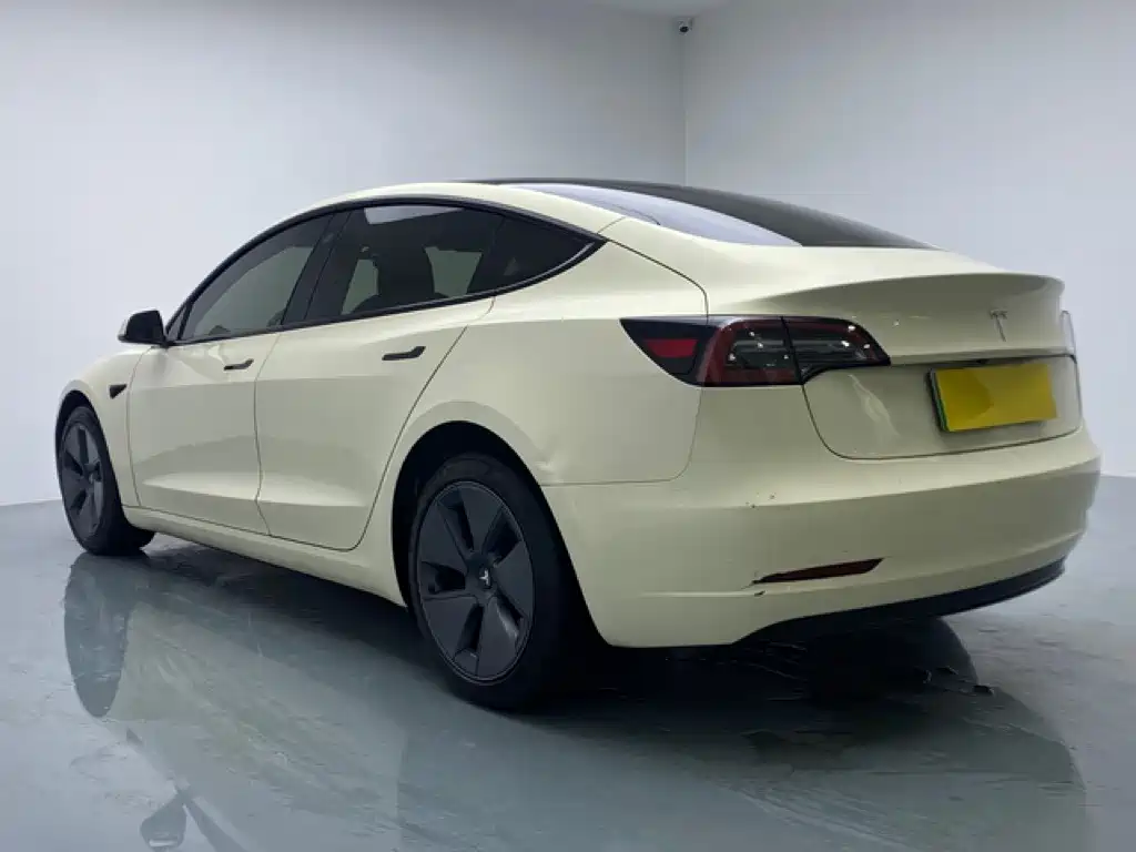Tesla Model 3 — фото 4