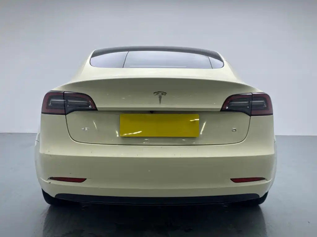 Tesla Model 3 — фото 5