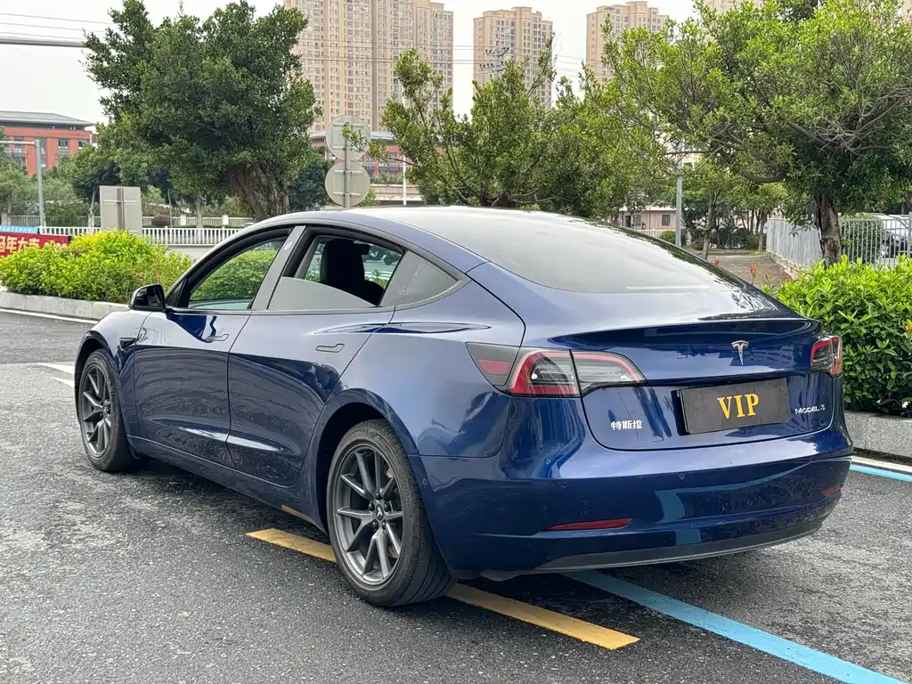 Tesla Model 3 — фото 4