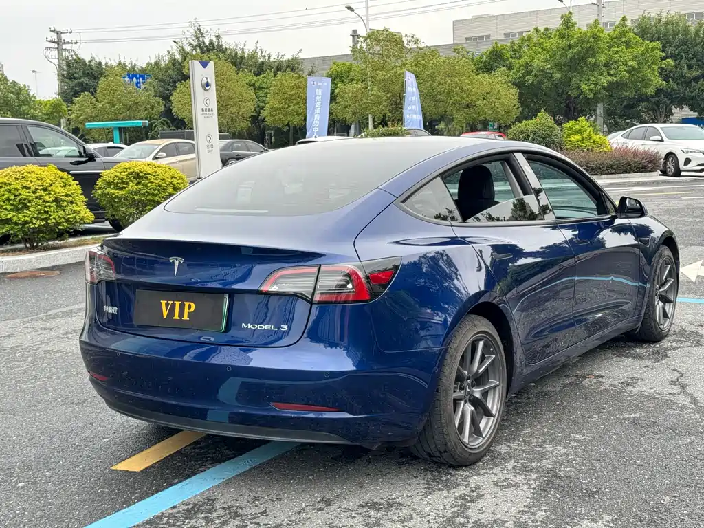 Tesla Model 3 — фото 5