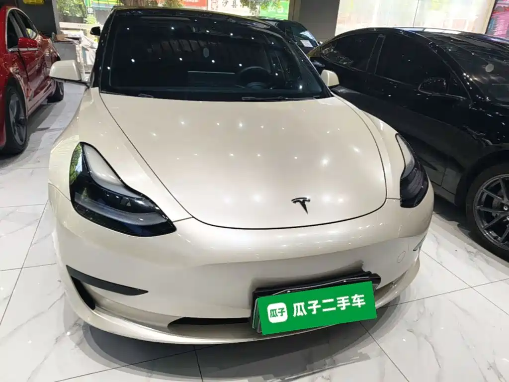 Tesla Model 3 — фото 3